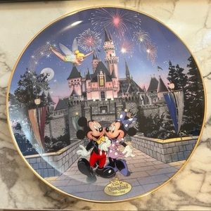 1995 Sleeping Beauty Castle Disney Collector Plate - MINT condition